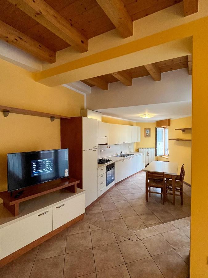 Casa Vacanze Al Lago P2 Monasterolo del Castello Esterno foto